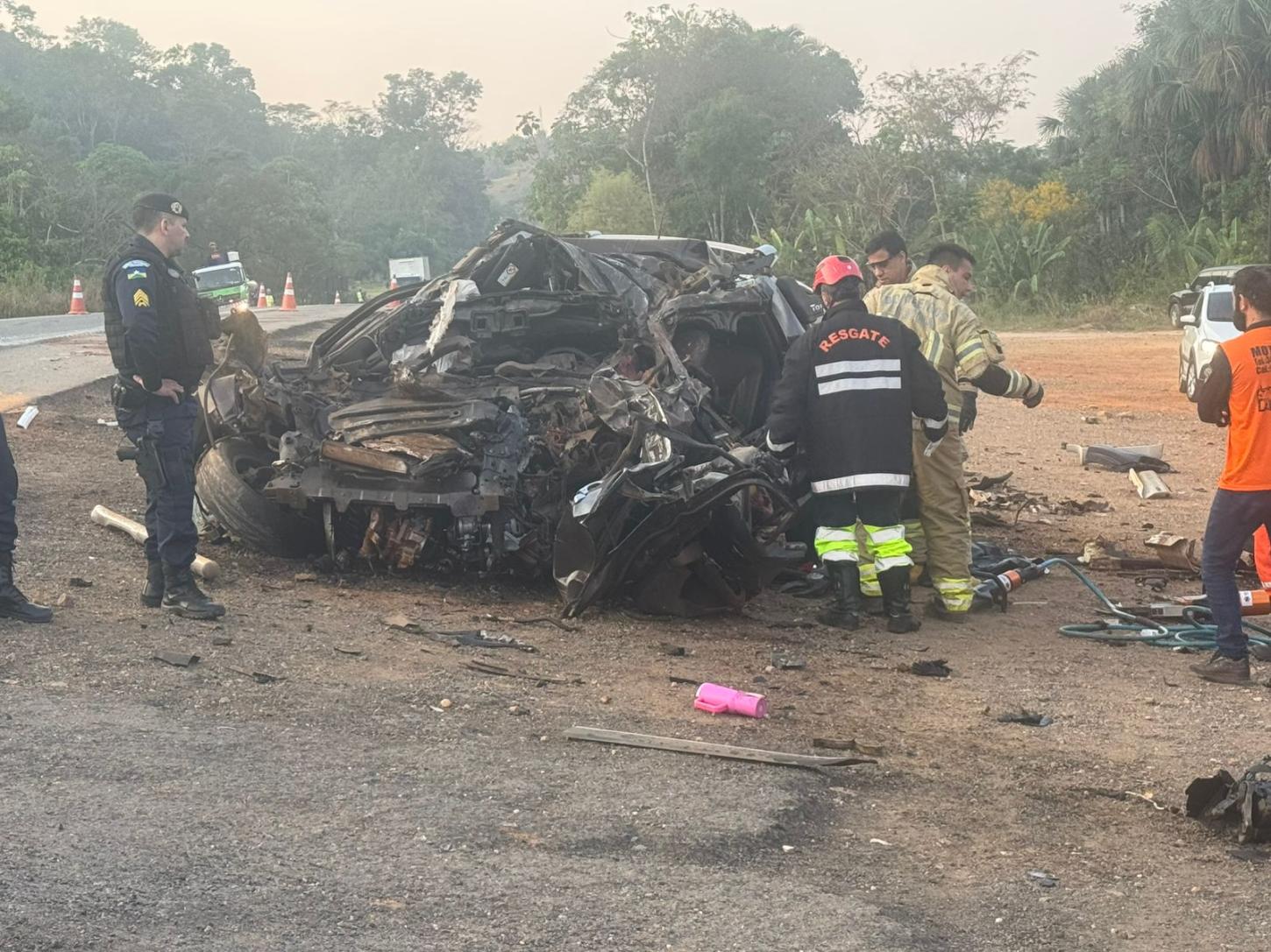 Acidente entre carreta e Fiat Toro deixa cinco mortos na BR-364, em Ouro Preto