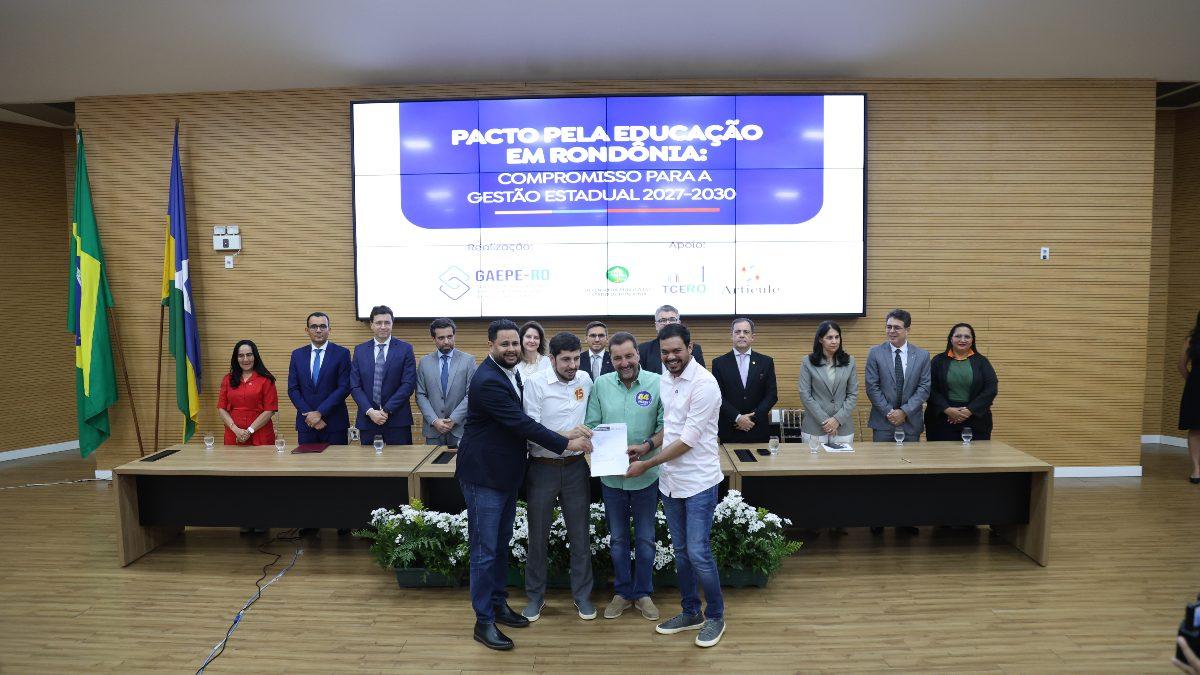 Candidatos ao governo de Rondônia assumem compromissos com a educação