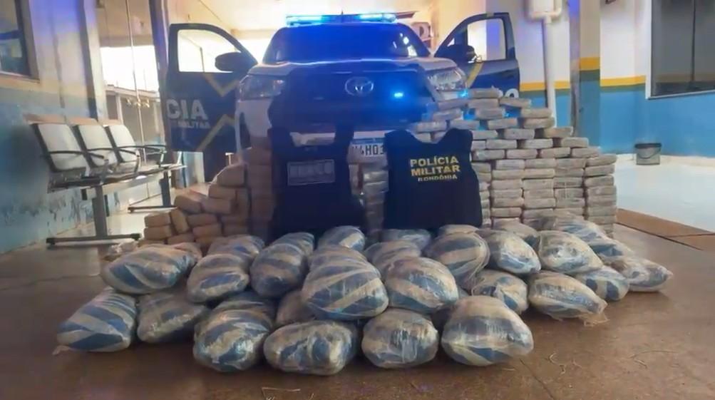 Carga de 250 kg de skunk é encontrada abandonada perto de parque de exposições em Rondônia