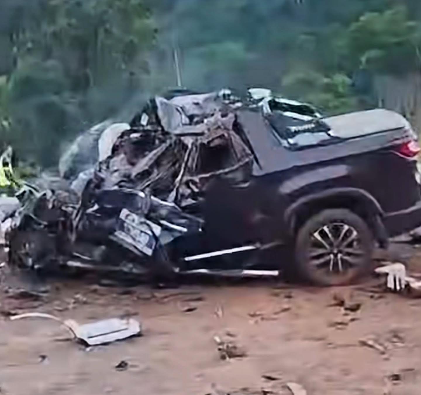 VÍDEO: Colisão entre picape e carreta deixa mortos na BR-364, entre Ji-Paraná e Ouro Preto