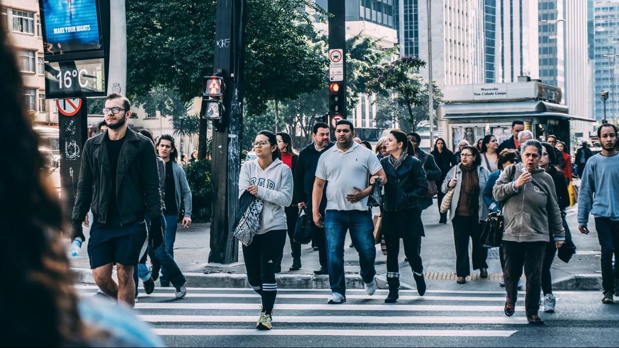 Desemprego cai a 5,3% e atinge menor nível para julho no Brasil