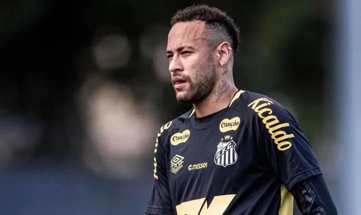 Neymar não viaja com Santos e vira dúvida para clássico contra o Palmeiras