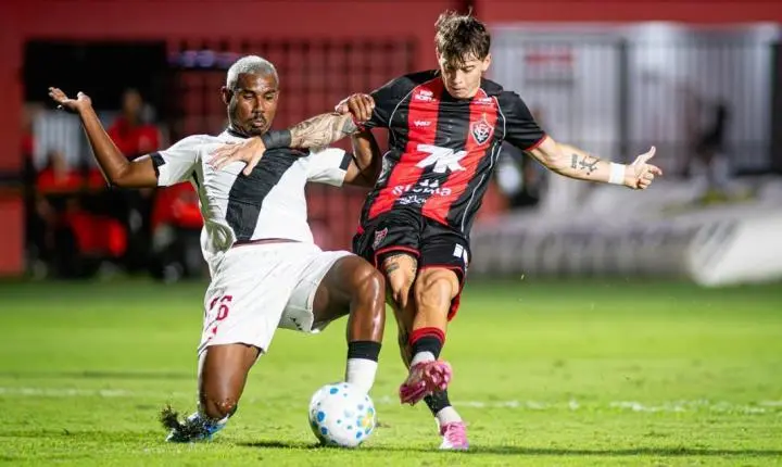 Vasco tenta deixar pressão do Brasileirão de lado em decisão contra o Vitória