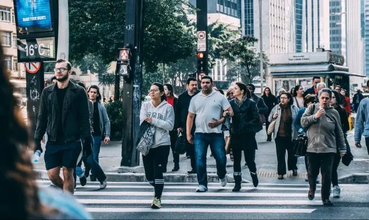 Desemprego cai a 5,3% e atinge menor nível para julho no Brasil
